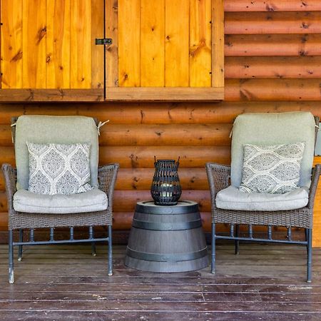 Cross Timbers Cabin On The Grove'S 25-Acres Broken Bow Exterior photo