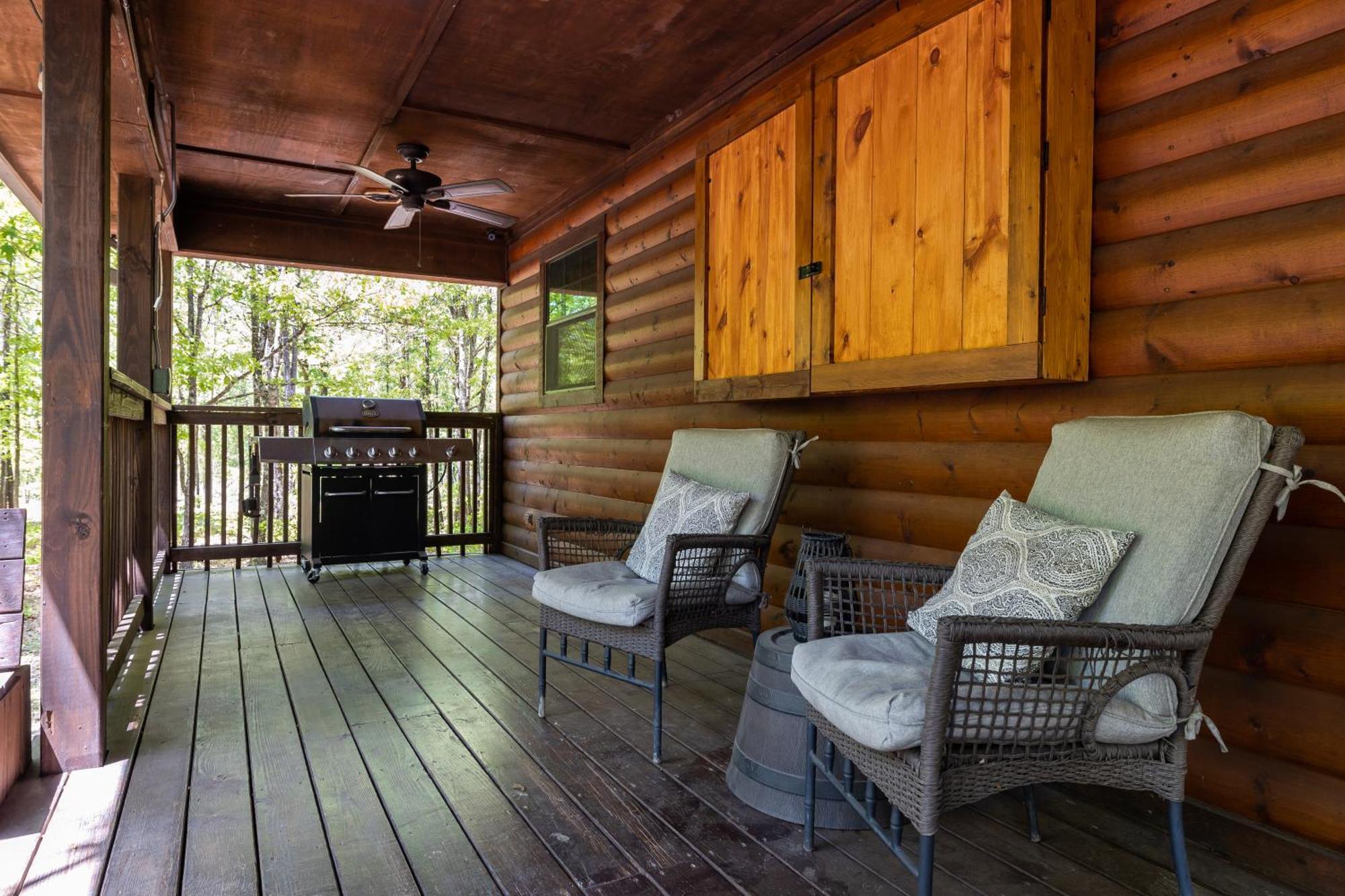 Cross Timbers Cabin On The Grove'S 25-Acres Broken Bow Exterior photo
