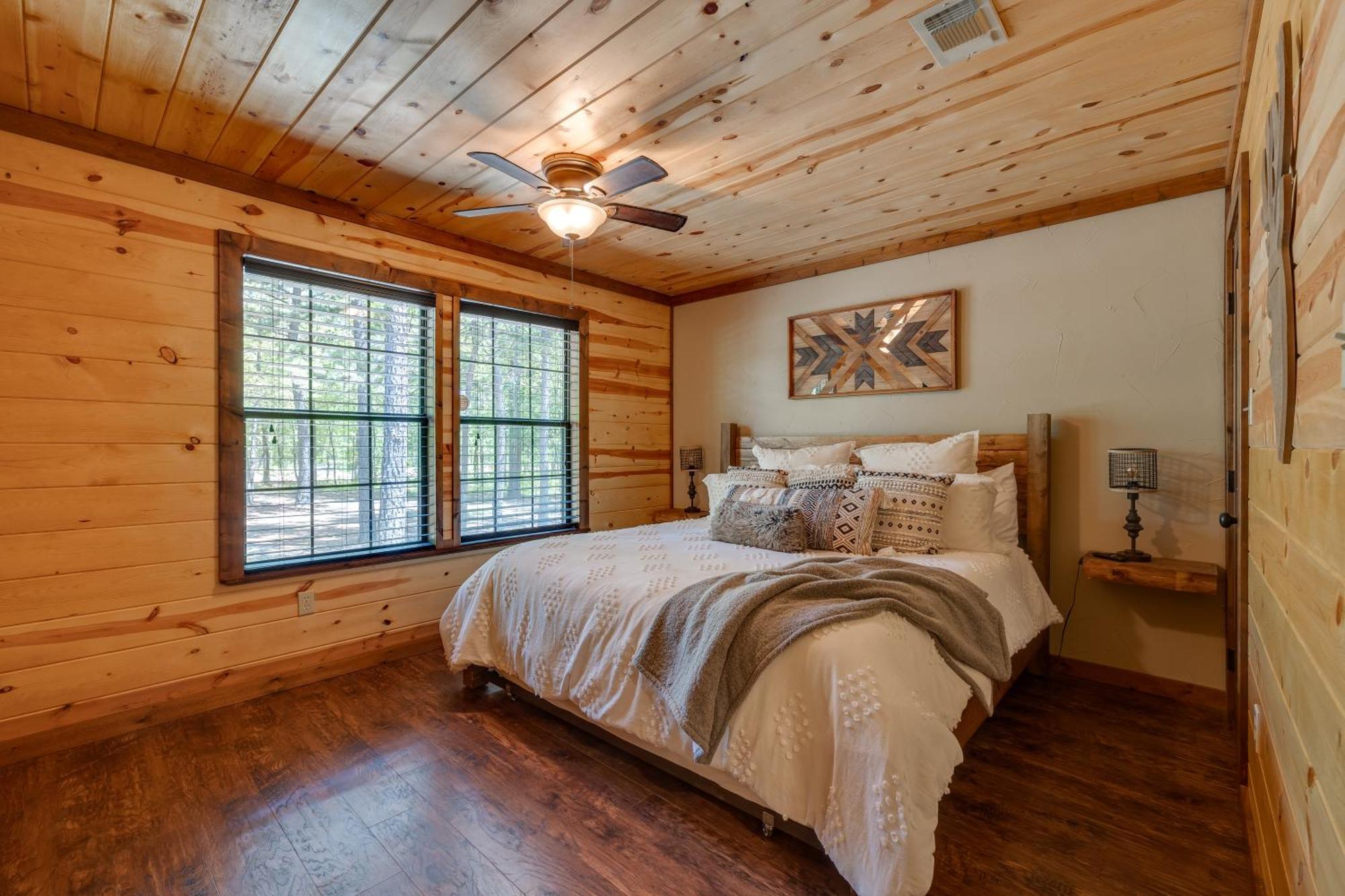 Cross Timbers Cabin On The Grove'S 25-Acres Broken Bow Exterior photo