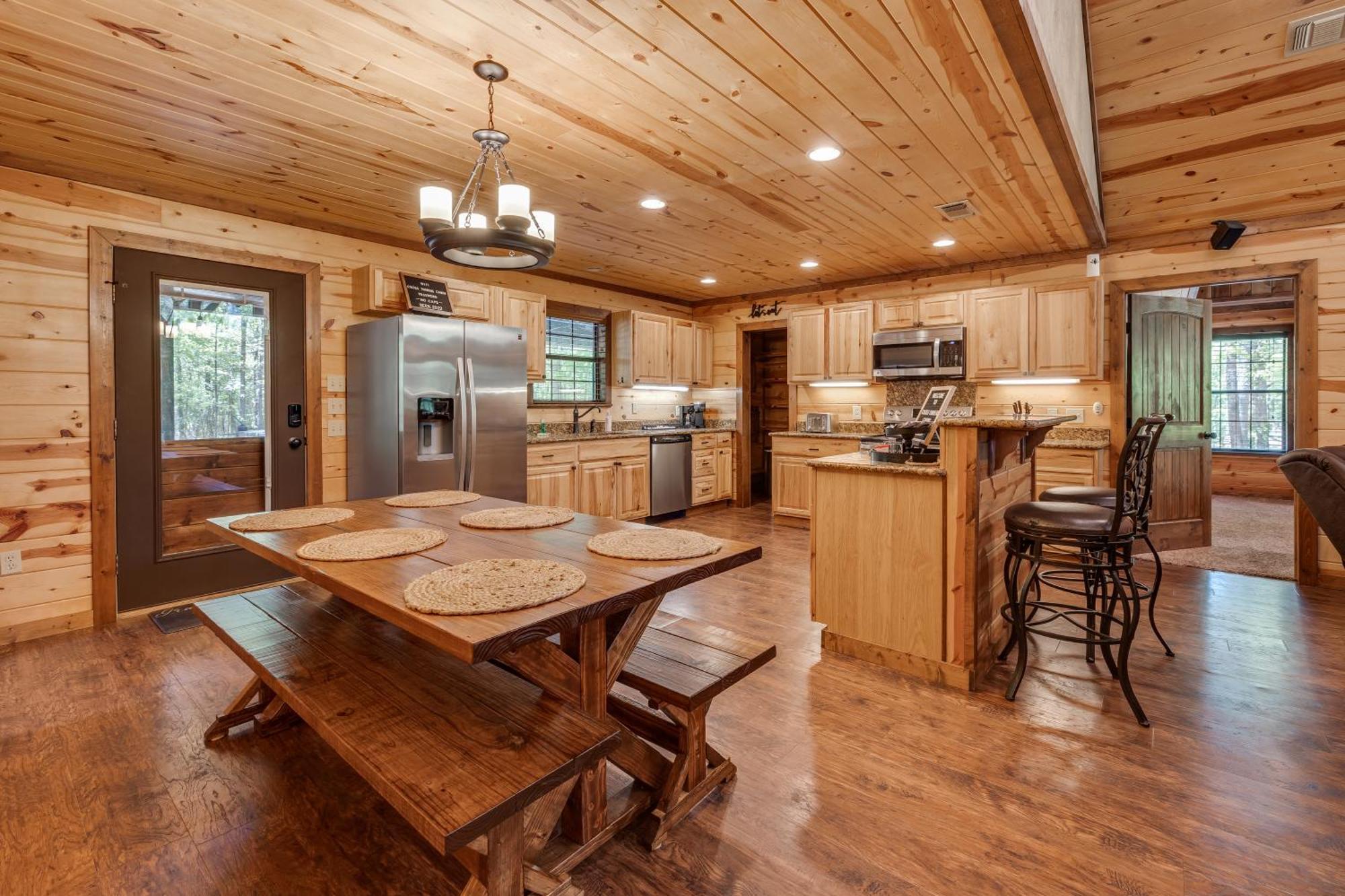 Cross Timbers Cabin On The Grove'S 25-Acres Broken Bow Exterior photo