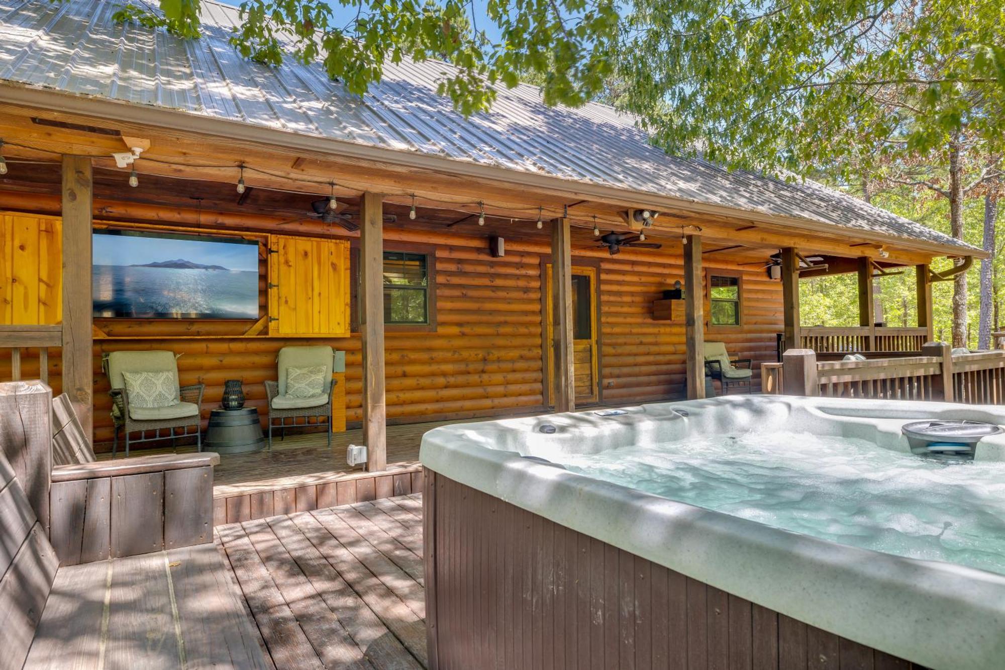 Cross Timbers Cabin On The Grove'S 25-Acres Broken Bow Exterior photo