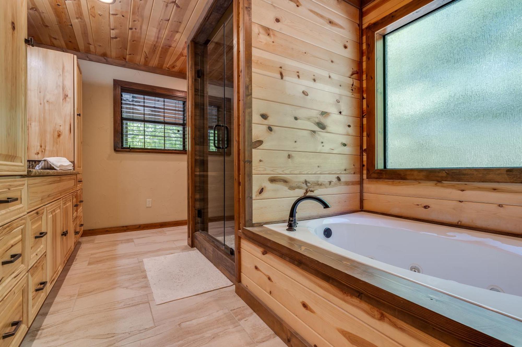Cross Timbers Cabin On The Grove'S 25-Acres Broken Bow Exterior photo