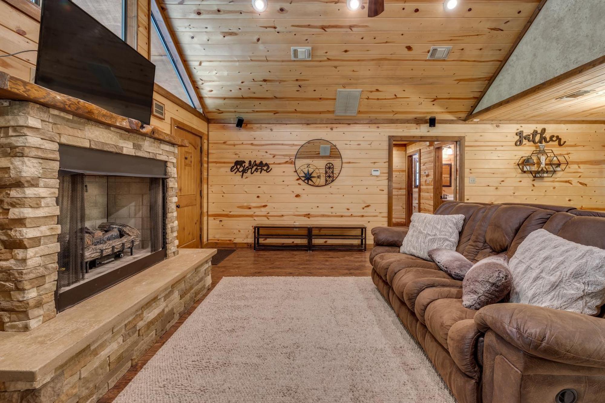 Cross Timbers Cabin On The Grove'S 25-Acres Broken Bow Exterior photo