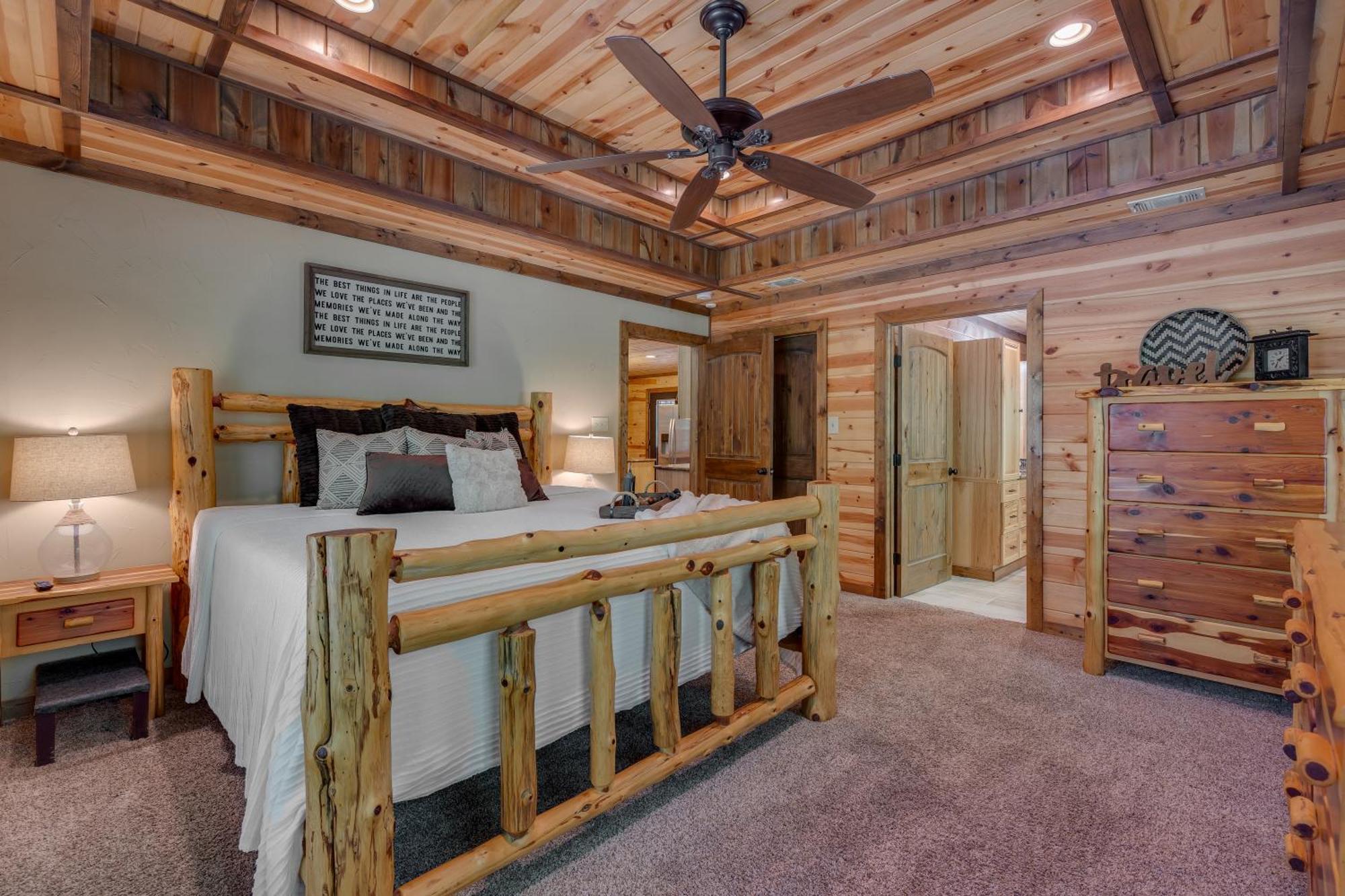 Cross Timbers Cabin On The Grove'S 25-Acres Broken Bow Exterior photo