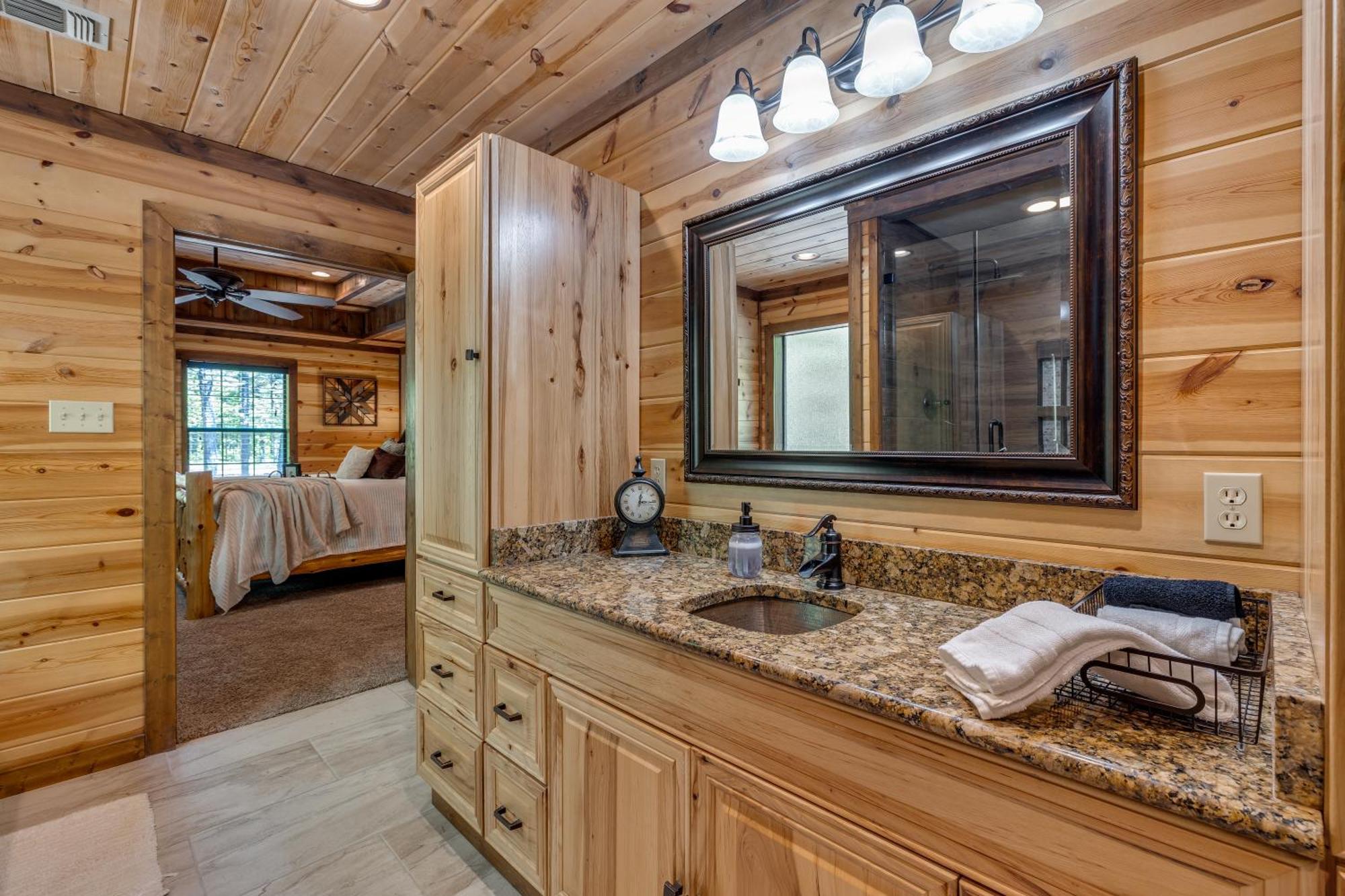 Cross Timbers Cabin On The Grove'S 25-Acres Broken Bow Exterior photo